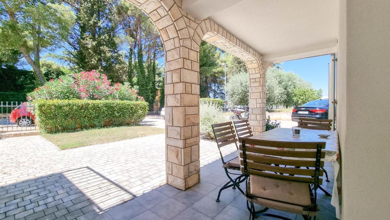 Ena Apartment Novigrad  Exterior photo